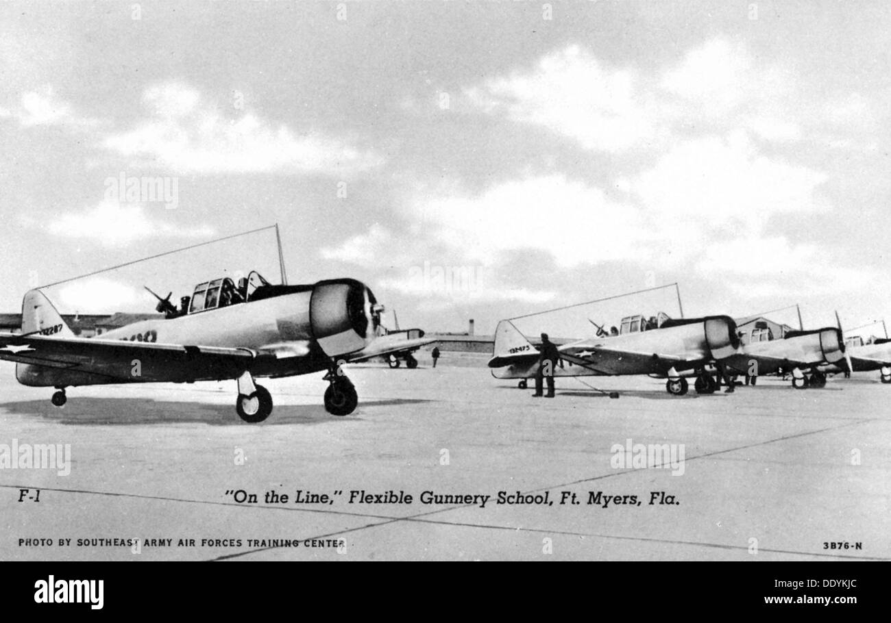 "In der Zeile" Flexible Gunnery School, Fort Myers, Florida, USA, 1943. Künstler: Südosten Armee Air Forces Training Center Stockfoto