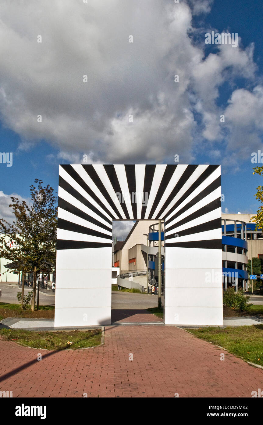 La Porta Aperta, 6 x 6 Meter Artwork von Marcello Morandini, auf dem Gelände des historischen Bruchtor Tor, Hattingen, Westfalen-Lippe Stockfoto