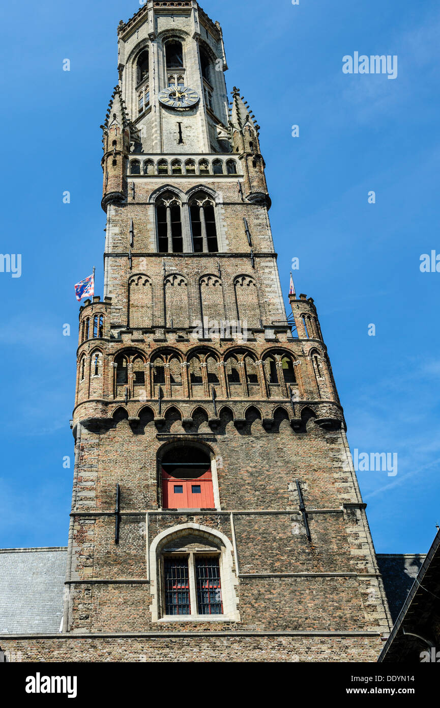 Der Belfried von Brügge und Belfort, ist ein mittelalterlicher Glockenturm im historischen Zentrum von Brügge, Belgien. Stockfoto