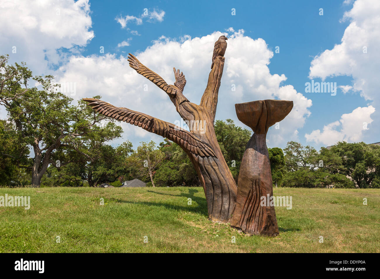 Skulpturen von Wildtieren durch Dayton Scroggins geschnitzt aus Baumstämmen beschädigt durch den Hurrikan Katrina an der Golfküste von Mississippi Stockfoto