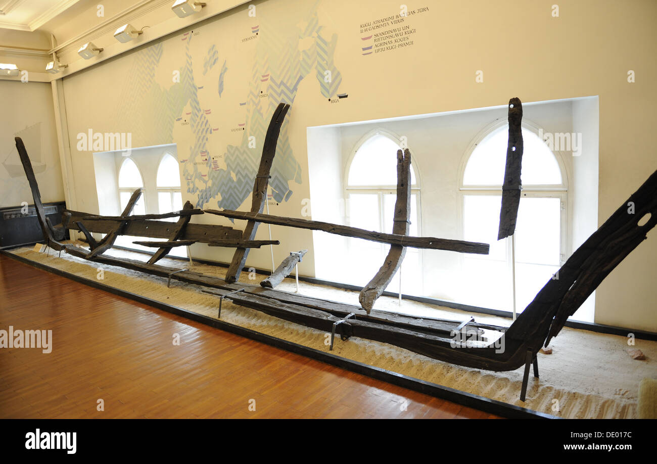 Reste einer versunkenen Holzschiff von 14,3 m Länge. Hergestellt aus Eiche und Kiefer. Museum of History und Navigation. Riga. Lettland. Stockfoto
