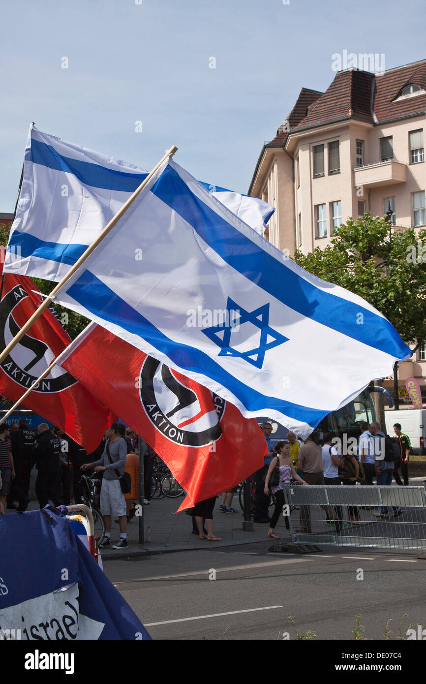 Nationalflaggen der Israel, Kundgebung gegen den Al-Quds-Tag, Protest gegen Antisemitismus und Islamismus auf 18.08.2012 Stockfoto