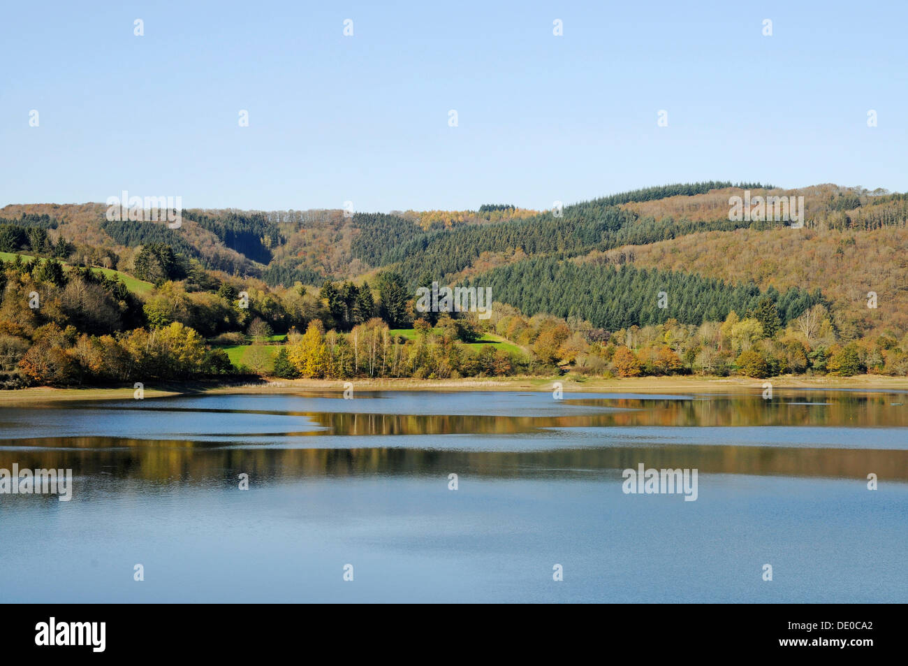 Oberauer Reservoir, Esch Sur Sûre, Sauer oder sauer Fluss, National Obersauer, Luxemburg, Europa, PublicGround Stockfoto