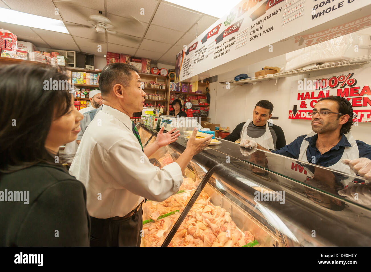 NYC Comptroller und Mayoral Kandidat John Liu besucht arabisch-amerikanische Unternehmen Stockfoto