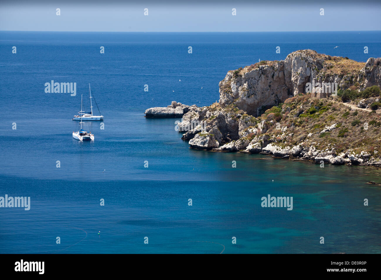 Die Küste von Milazzo in der Provinz von Messina, Sizilien. Stockfoto