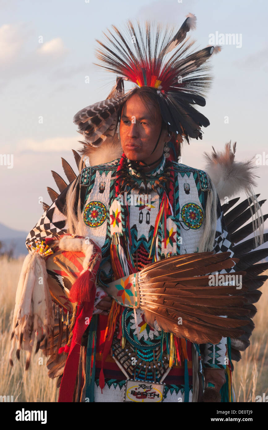 Native American Mann mit traditionellen Cheyenne Kostüm Stockfoto