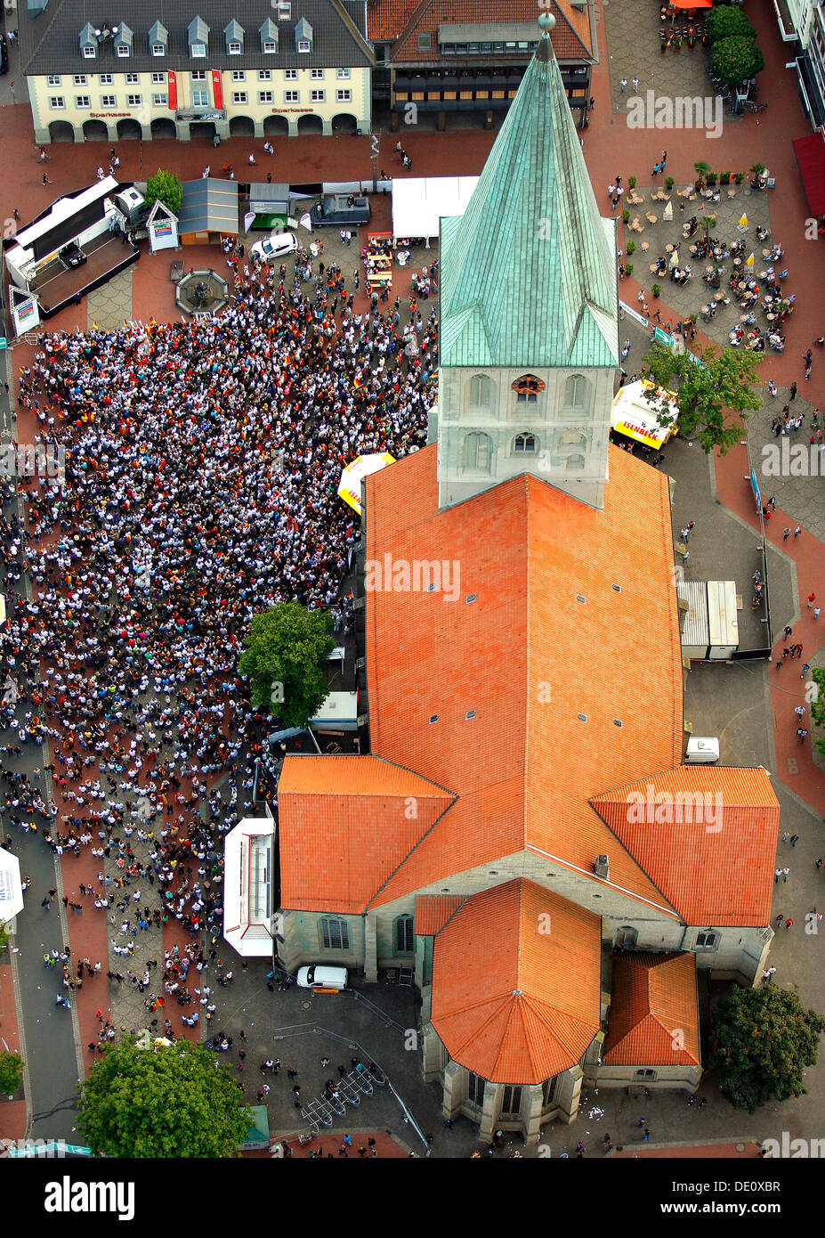 Luftbild, öffentliche Vorführung, Fußball-WM 2010, das Spiel Deutschland Vs Australien 4: 0 vor St. Pauls angezeigt wird Stockfoto