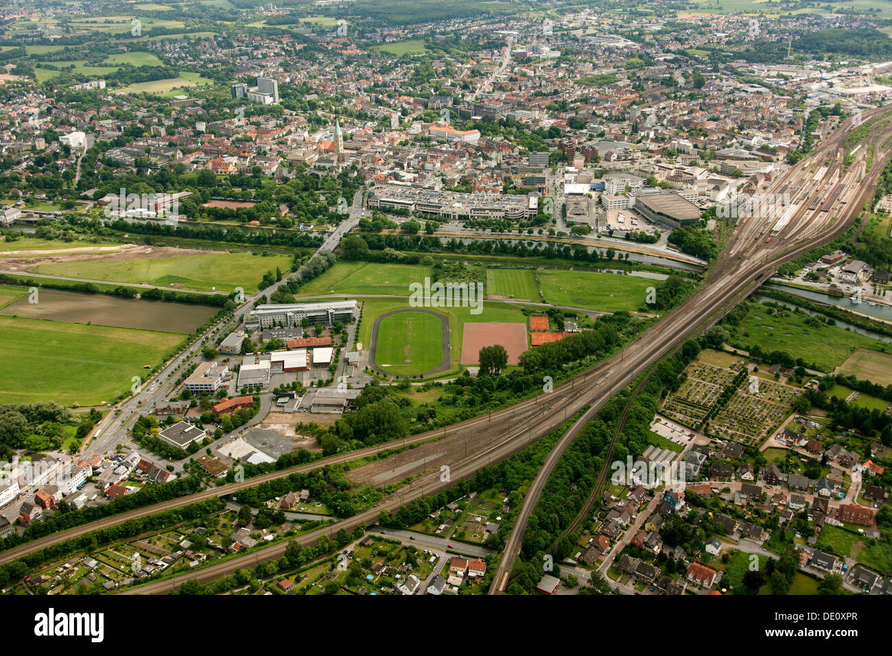 Luftaufnahme, Eisenbahnbrücke über den Fluss Lippe, Technologiezentrum Hamm, Technologiezentrum, Hamm, Ruhrgebiet Stockfoto