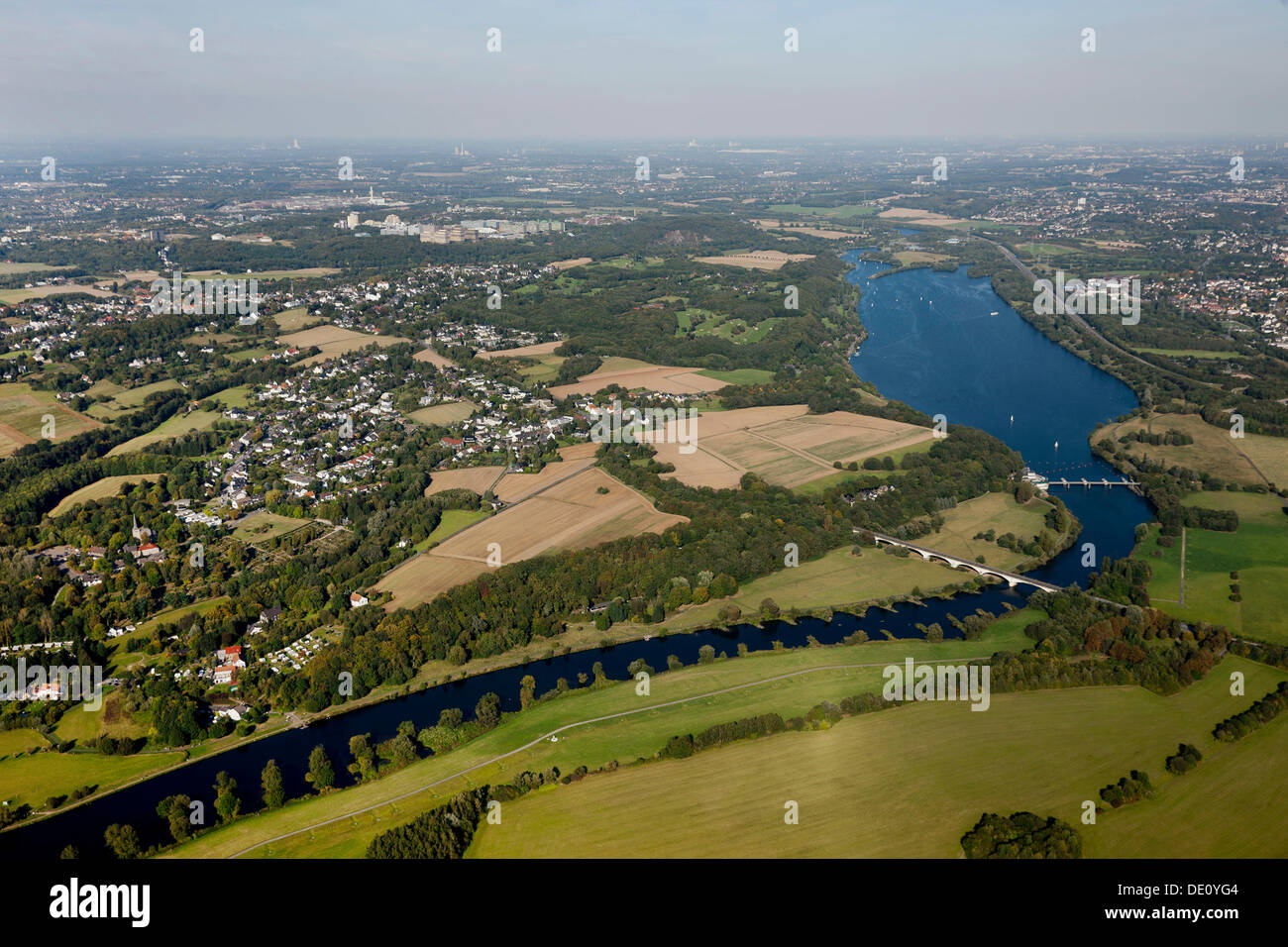 Luftaufnahme, Blick auf Blankenstein und dem Kemnader Stausee Reservoir, Ruhr-Universität Bochum, RUB, Bochum-Stiepel, Hattingen Stockfoto