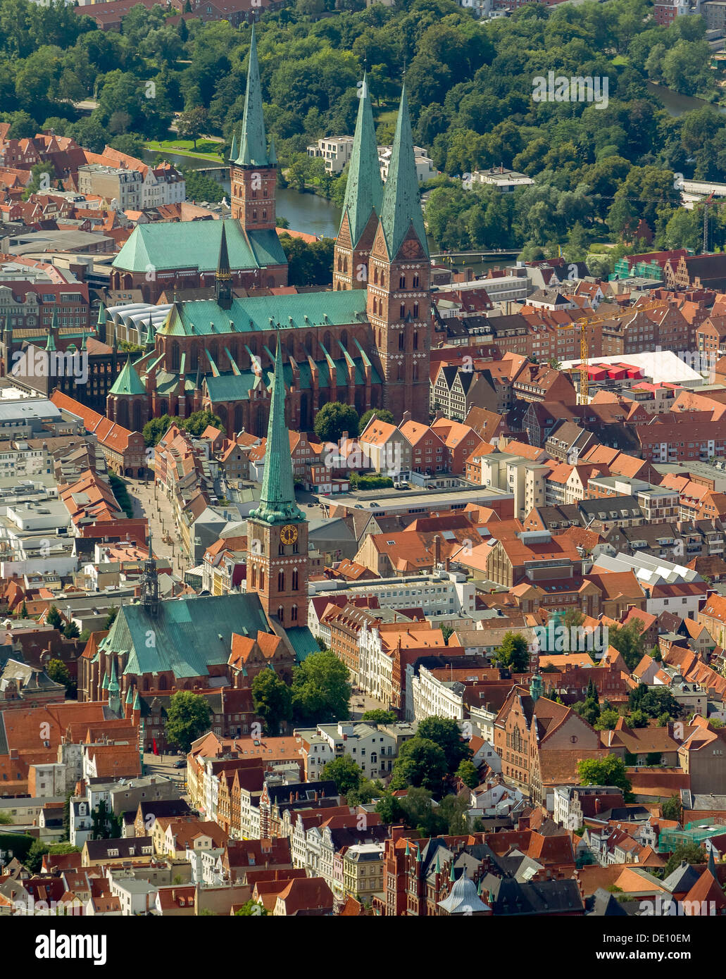 Luftaufnahme, Altstadt mit St.-Jakobus-Kirche, Kirche St. Marien und St.-Petri Kirche Stockfoto