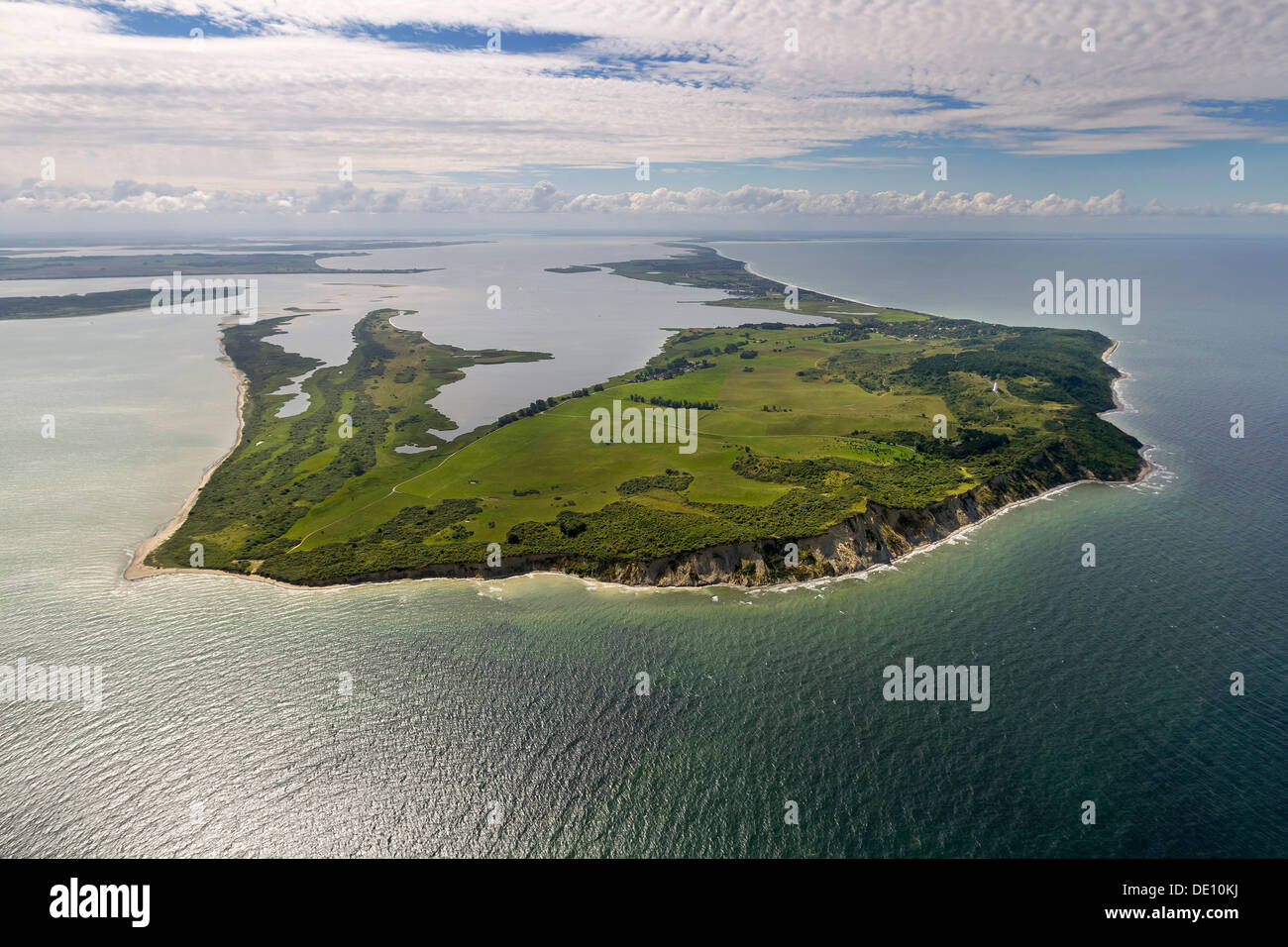 Luftaufnahme, Nordspitze der Insel Hiddensee mit dem Dorf Kloster Stockfoto