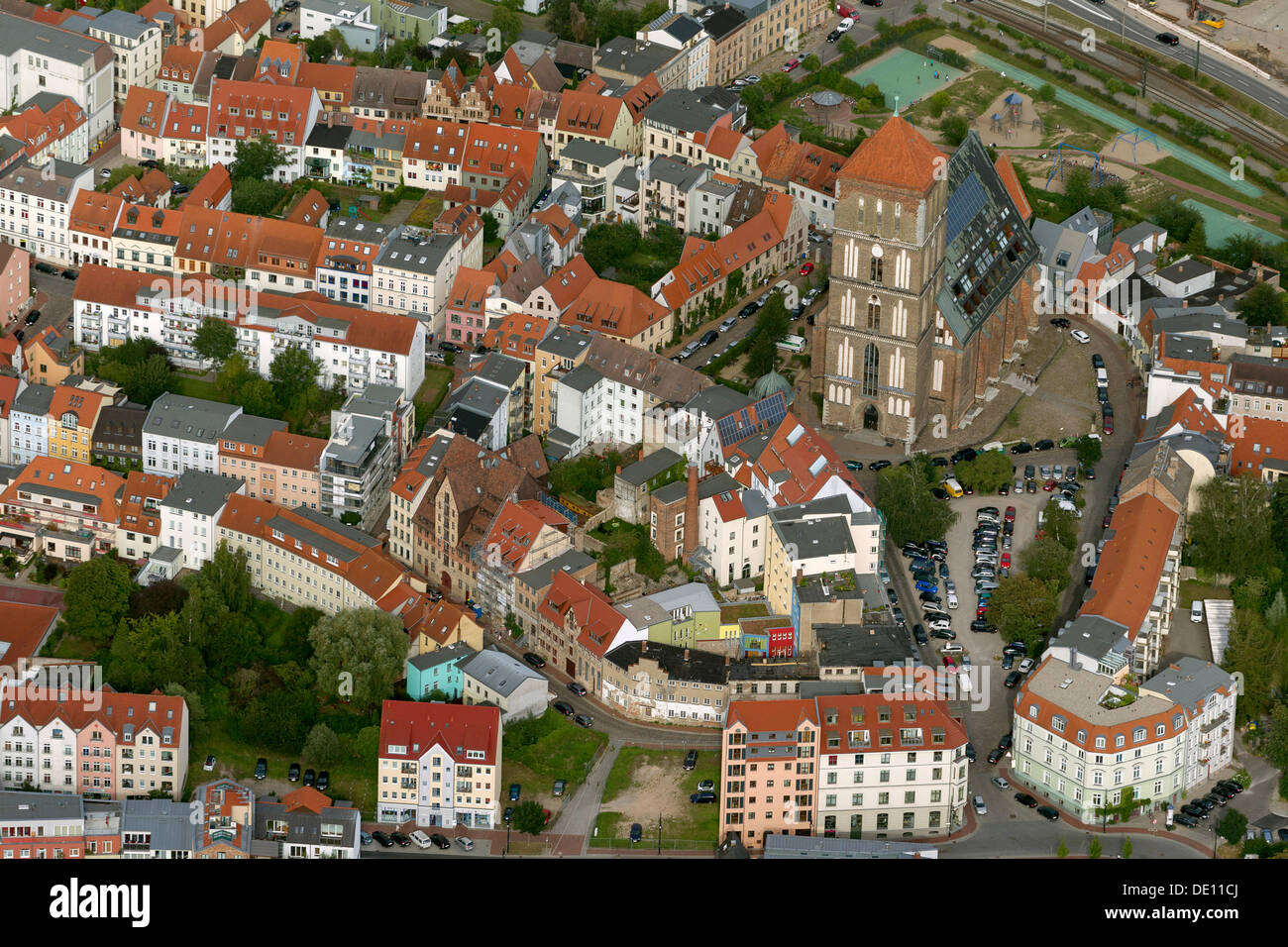 Antenne zu sehen, östlichen Teil der Altstadt mit St.-Nikolaus-Kirche Stockfoto