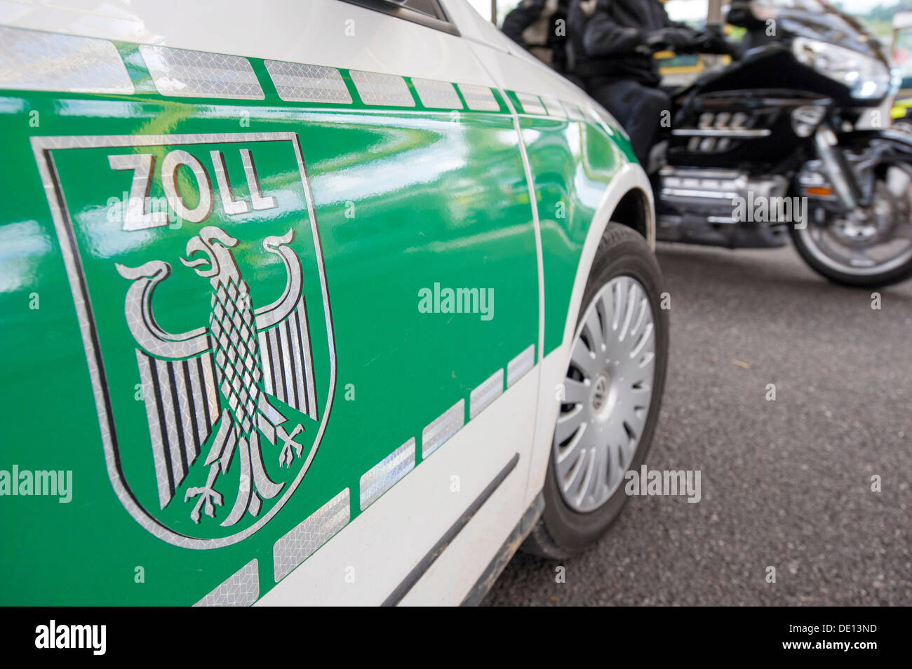 Zoll-Fahrzeug, zentralen Zollamt Singen, Zollamt Bietingen, Grenzübergang zwischen Deutschland und der Schweiz Stockfoto