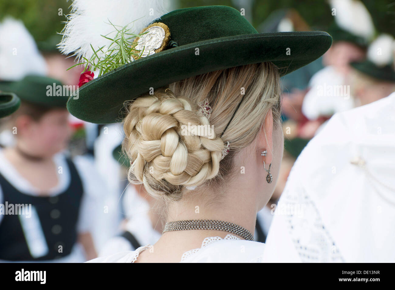 Frauen in bayerischer Tracht, traditionellen Hut, Trachtenumzug, 90. Jahrestag der Ebersberg Kostüm Gesellschaft Stockfoto
