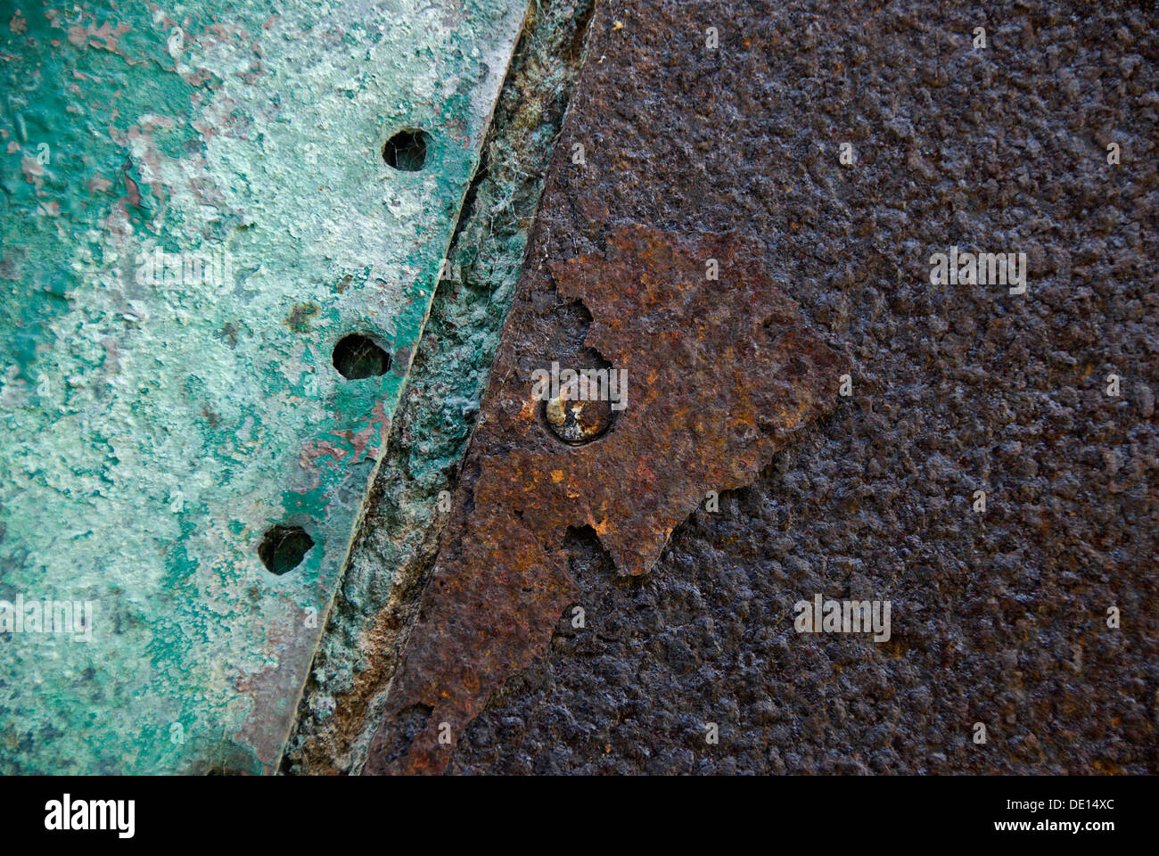 Rust holes -Fotos und -Bildmaterial in hoher Auflösung – Alamy