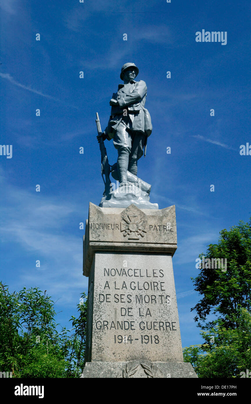 Krieg-Denkmal, Novacelles, Haute Loire, Auvergne, Frankreich, Europa Stockfoto