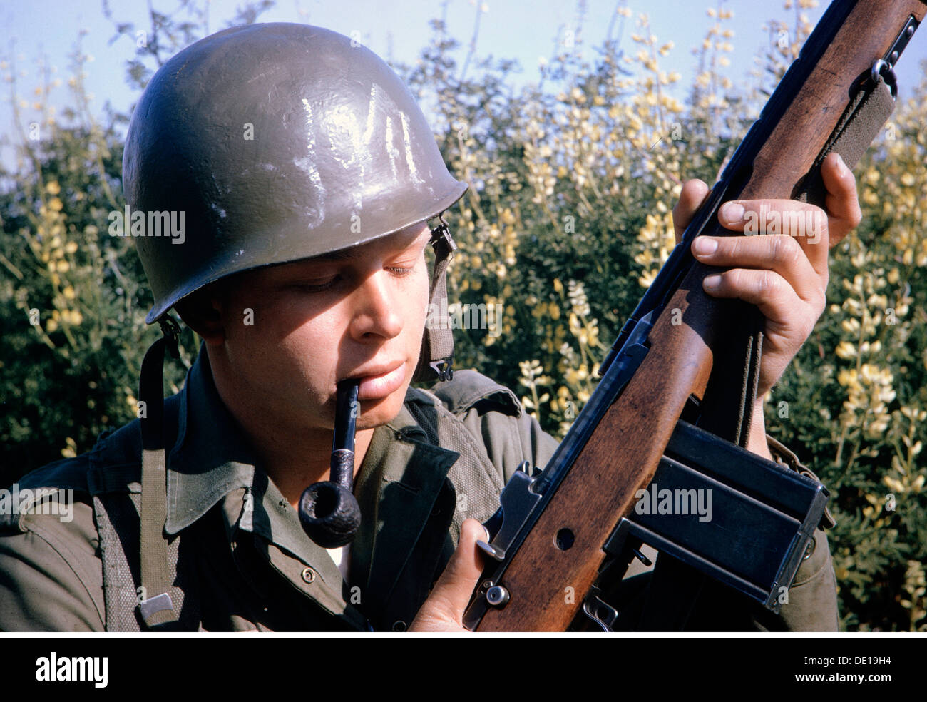 Stahlhelm Ungarische Armee Oliv – Mit Verstellbarem Lederkinnband, Ca. 1,5 Kg