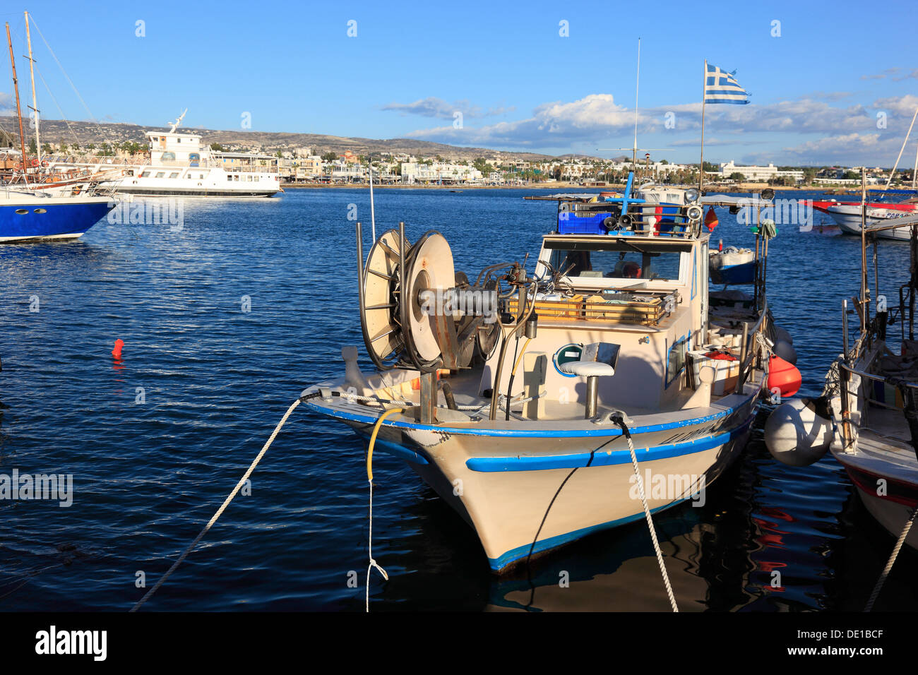 Zypern, Paphos Stadt, Gazibaf, Boote, Angelboote/Fischerboote im Hafen Stockfoto