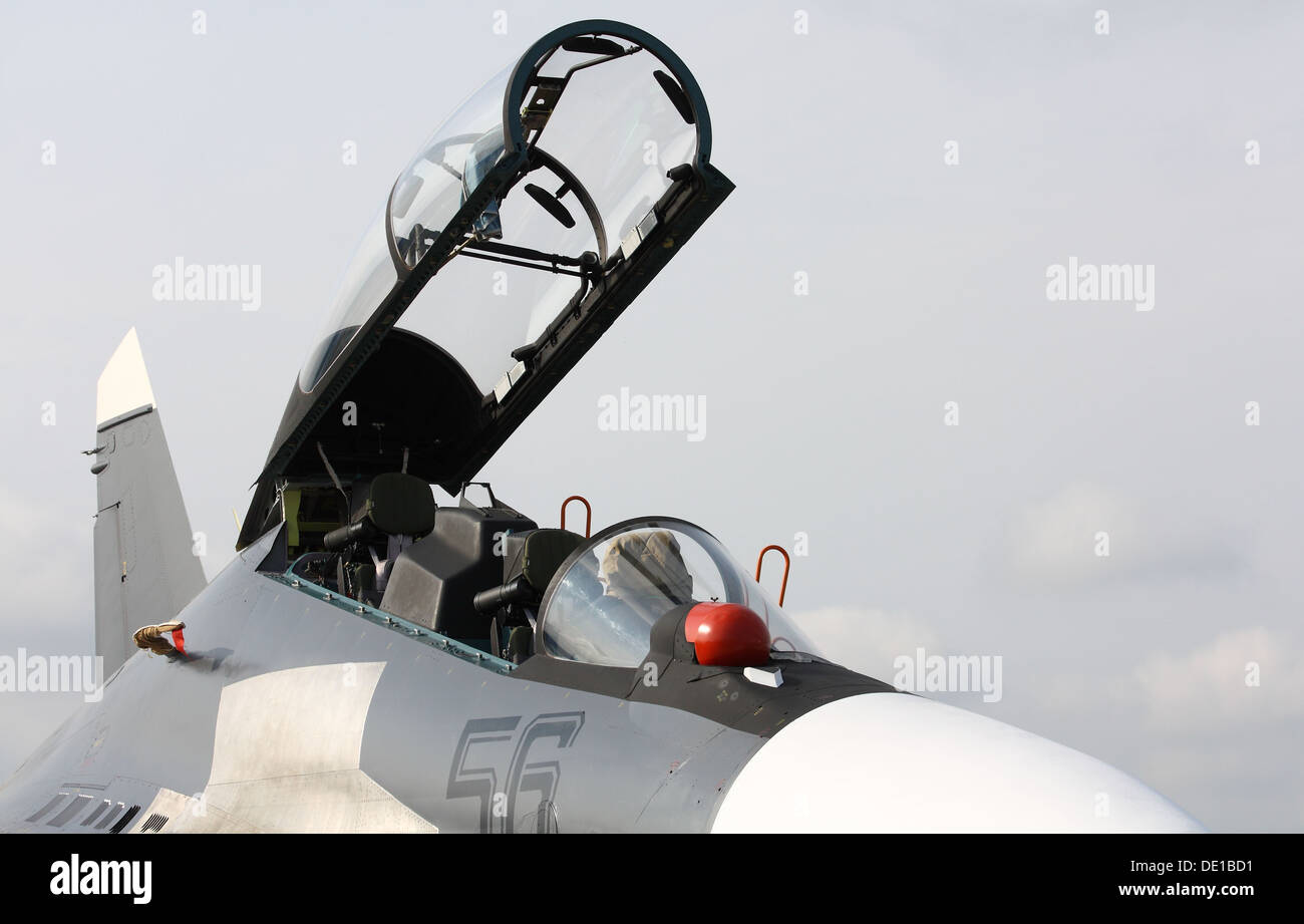 Die Su-30SM Flanker-C, ein russischer Mehrzweck-Kampfflugzeug, wurde im internationalen Raumfahrtsalon MAKS 2013 vorgestellt. Bekannt für seine fortschrittlichen Avionik- und Kampffähigkeiten, ist es ein wichtiger Pluspunkt der russischen Luftwaffe. Stockfoto