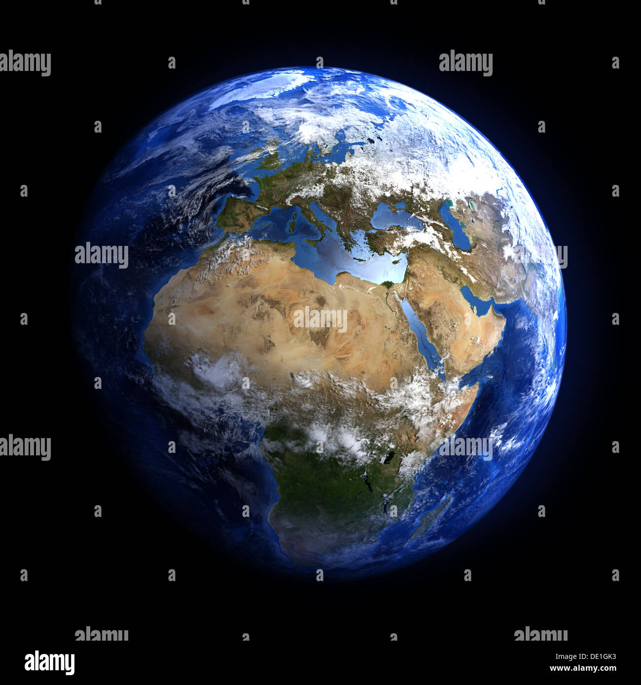 Die Erde aus dem Weltraum zeigt Europa und Afrika. Isoliert auf schwarz. Andere Richtungen zur Verfügung. Stockfoto
