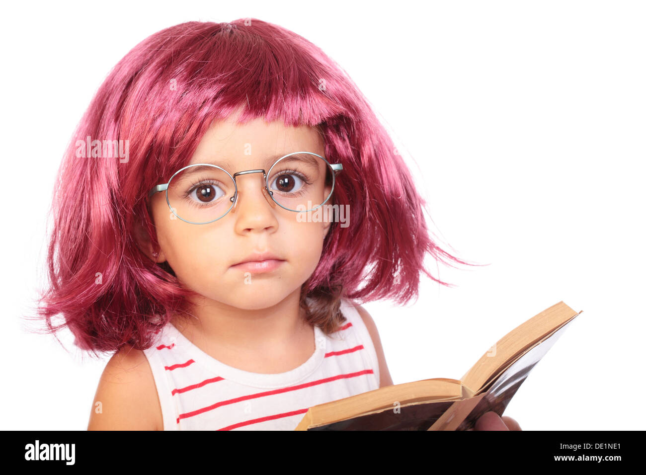 kleines Mädchen lesen Stockfoto