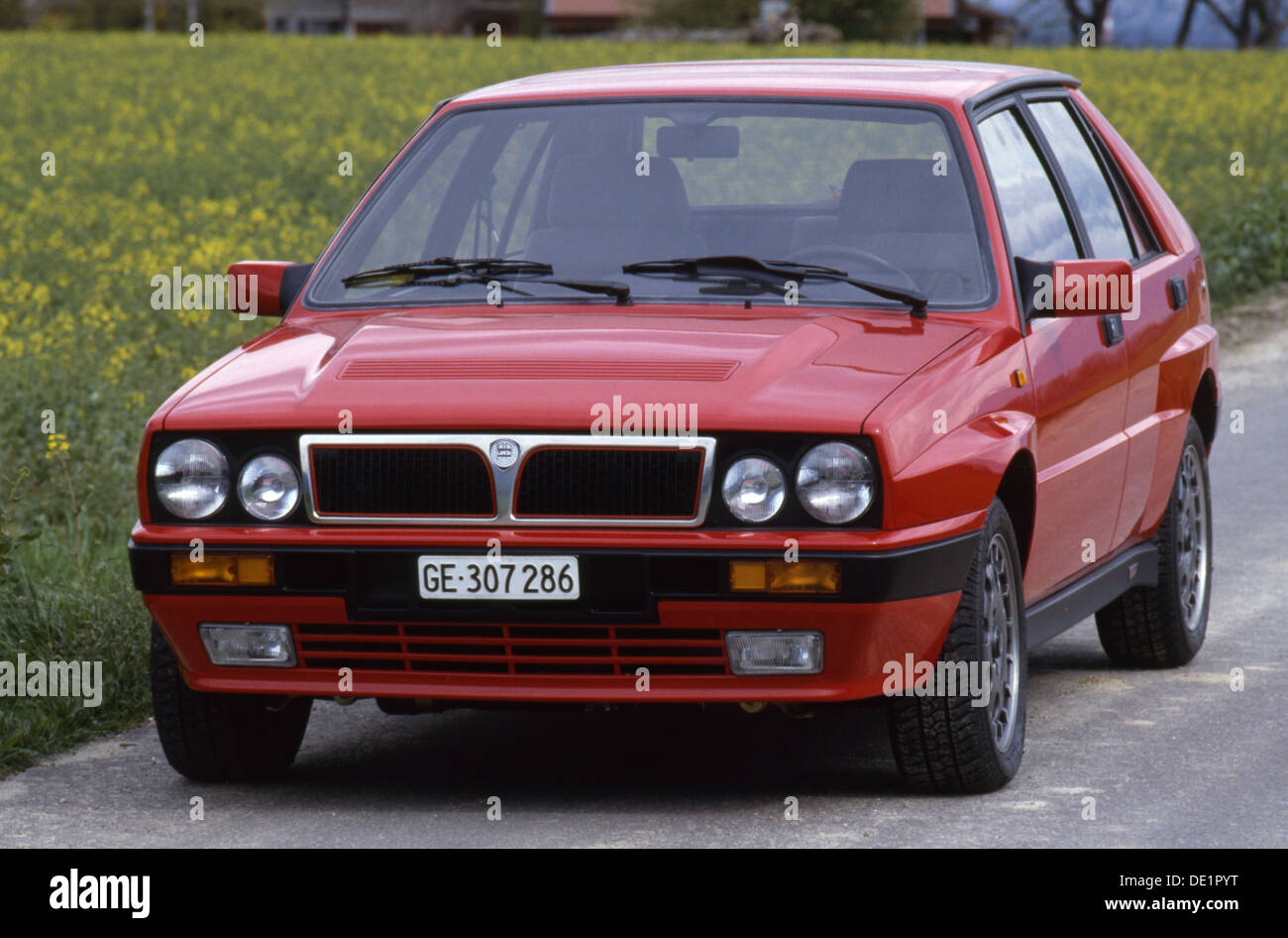 Sportwagen der 90er jahre Fotos und Bildmaterial in hoher Auflösung
