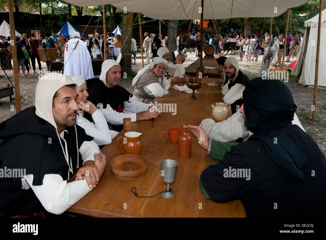 Europa, Italien, Emilia Romagna, Castell'Arquato, historisches Reenactment, Mittelalter, Natur, Reisen, traditionelle, Tag, Stockfoto