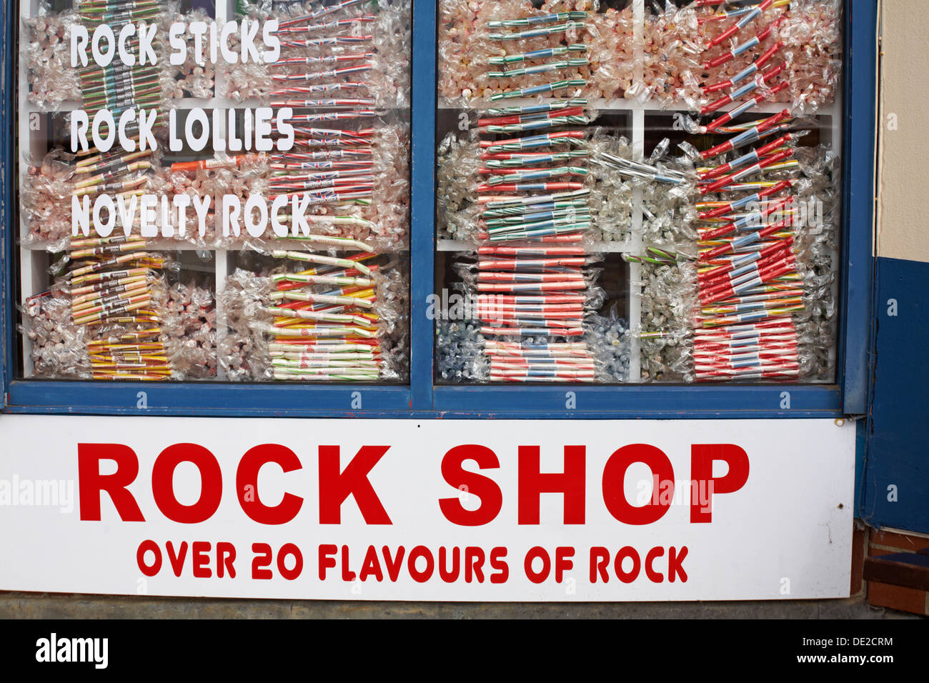 mehr als 20 Geschmacksrichtungen von Rock im Rock Shop in Bournemouth im September verfügbar Stockfoto