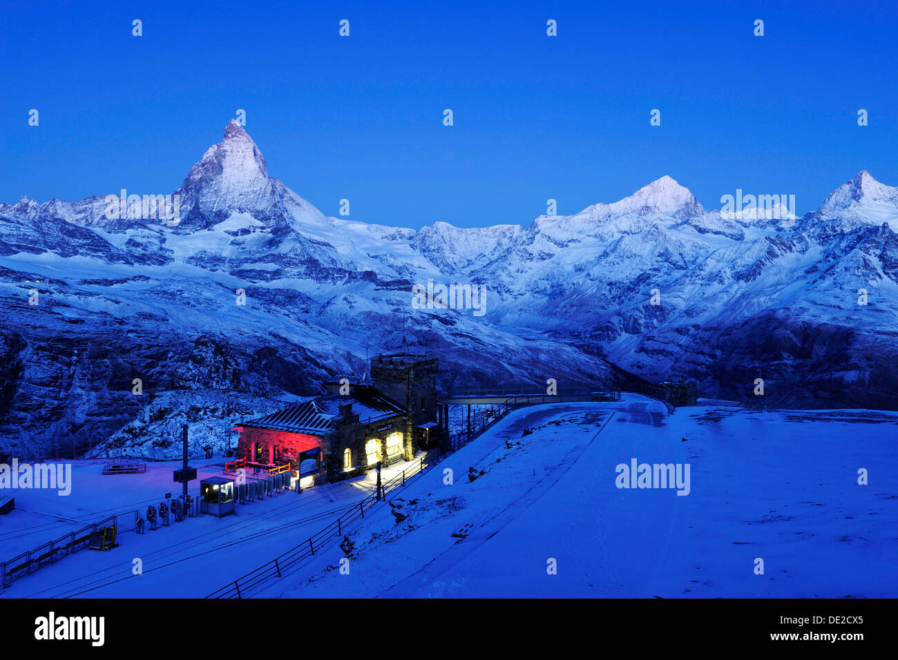 Gornergrad-Bergstation mit dem Matterhorn, Zermatt, Wallis, Schweiz, Europa Stockfoto