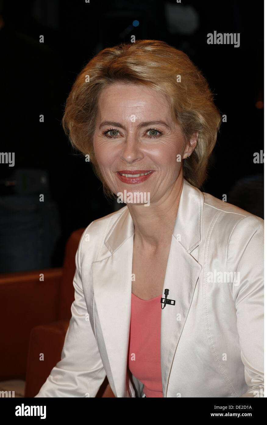 Leyen, Ursula von der, * 8.10.1958, deutsche Politikerin (Christdemokratische Union), Porträt, Gast in der Fernsehsendung "NDR Talk Show", Hamburg, Deutschland, 24.5.2013, Stockfoto