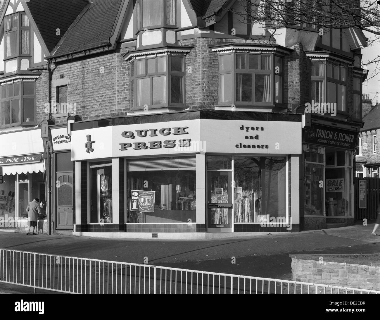 Färber und Reiniger shop vorne, 480 Fulwood Straße, Sheffield, South Yorkshire, Januar 1967. Künstler: Michael Walters Stockfoto