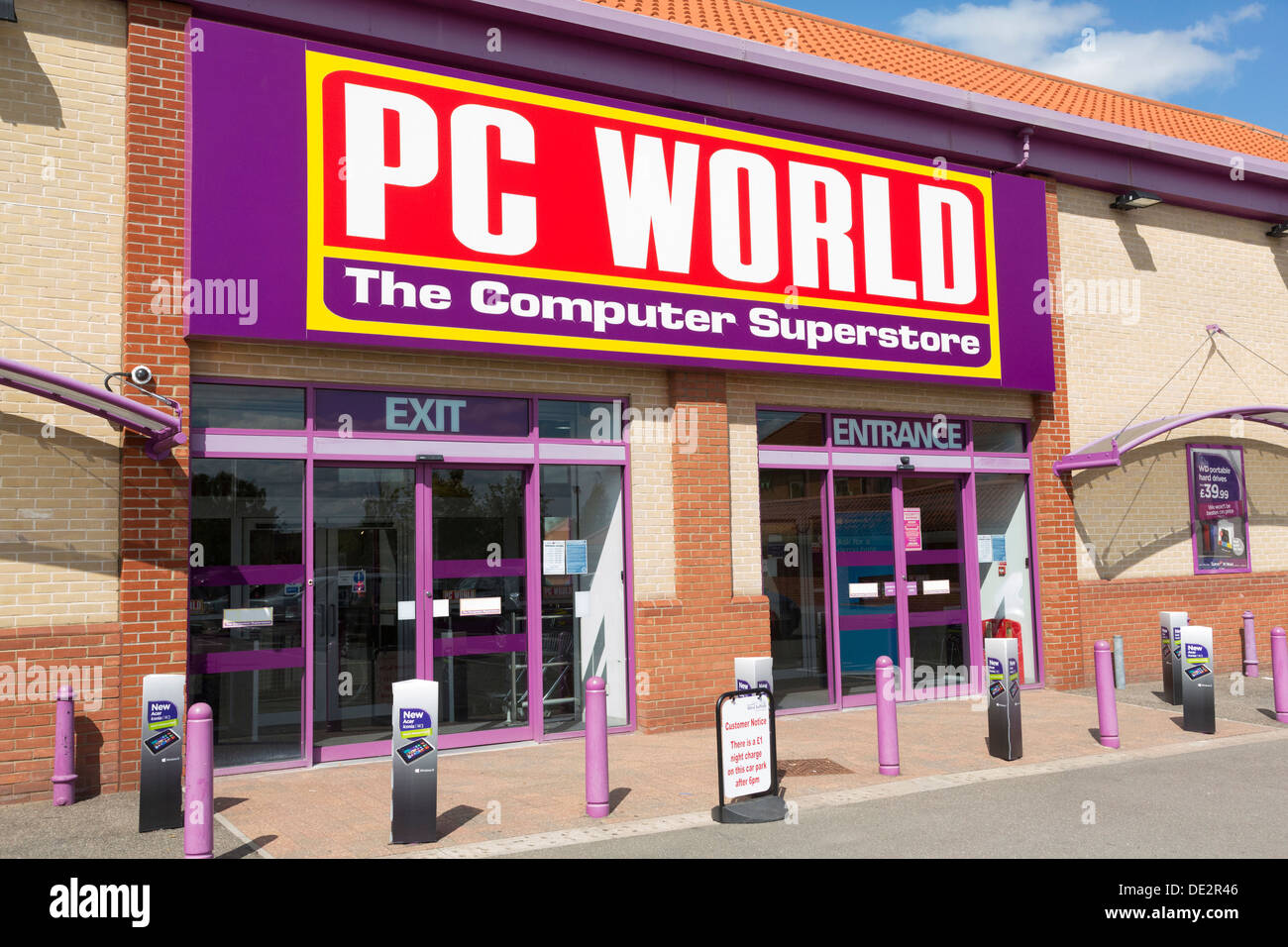 PC-Welt-Elektronik-Geschäft in Großbritannien Stockfoto