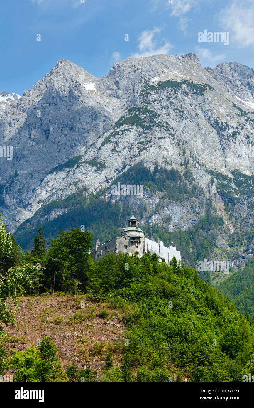 Alpen Berge Sommer Blick Auf Das Schloss Osterreich Burg