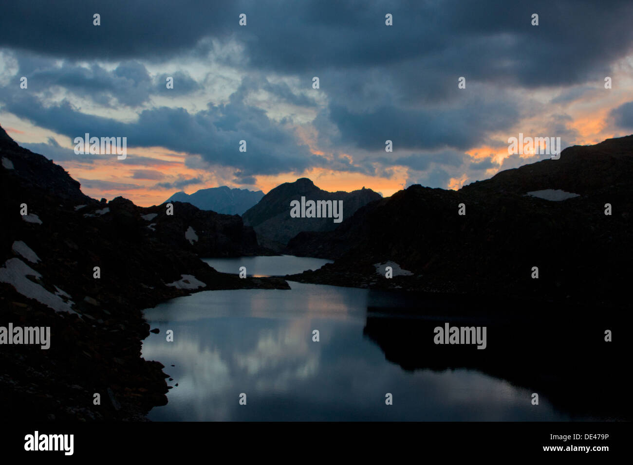 Bergsee bei Sonnenuntergang Stockfoto