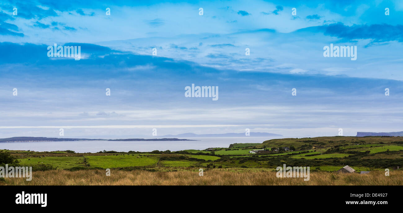 Rathlin Island und den Mull of Kintyre aus Glenstaughy County Antrim-Nordirland Stockfoto
