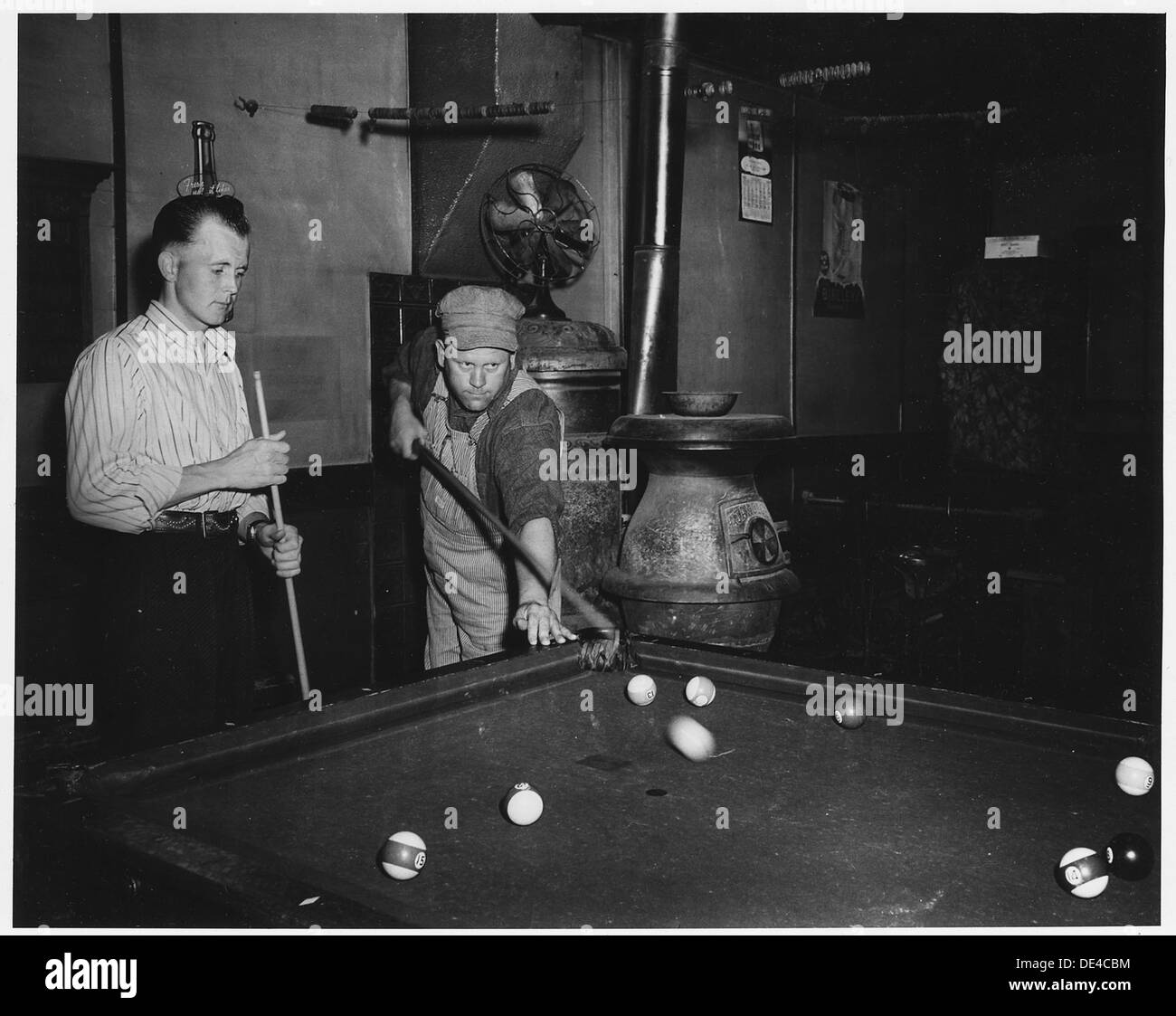 In Shelby County, Iowa, wird gezeigt, dass kommerzialisierte Unterhaltung auf das lokale Filmhaus beschränkt ist, ein Schlüsselelement des ländlichen Dorflebens während des frühen 20. Jahrhunderts. Stockfoto