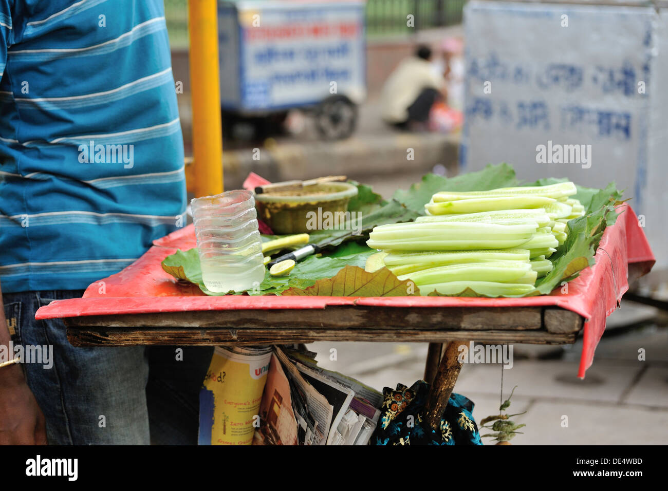 Gurke Verkäufer, Straßenmarkt, Alt-Delhi, Indien Stockfoto