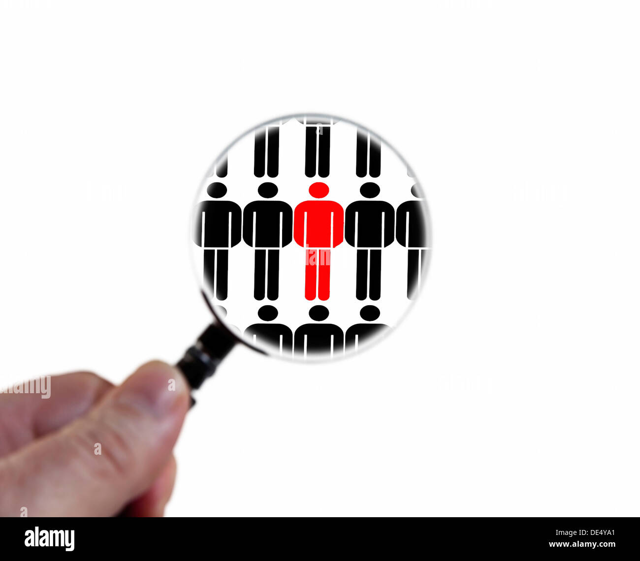 Mann mit einer Lupe, symbolisches Bild für die Überwachung in der Gesellschaft sorgfältig geprüft wird Stockfoto