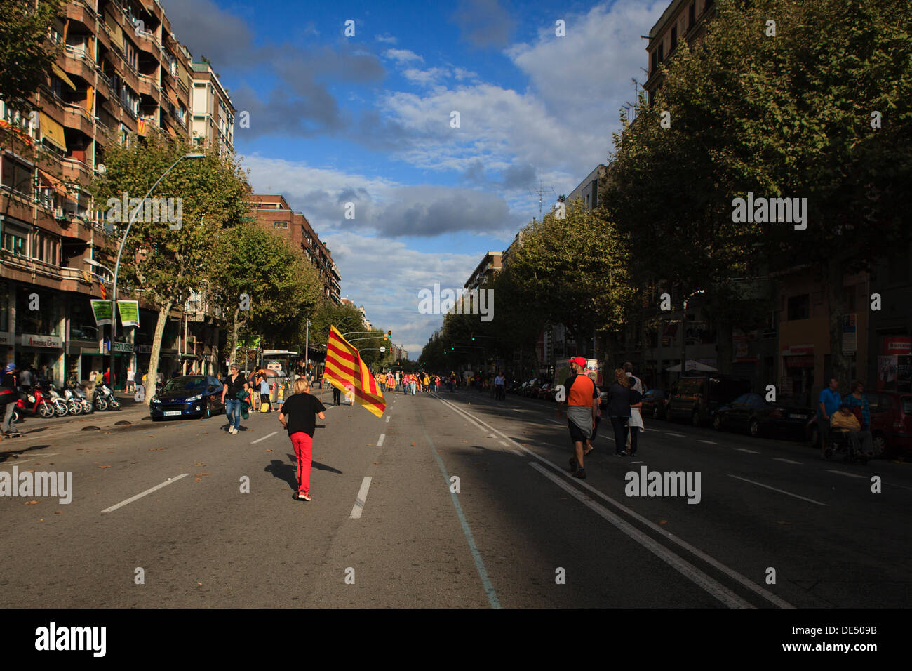 Barcelona, Katalonien, Spanien. Mittwoch, den 11. September: Junge mit katalanischen Flagge in der katalanischen Weg erstreckt sich über das Land als eine Menschenkette. Stockfoto