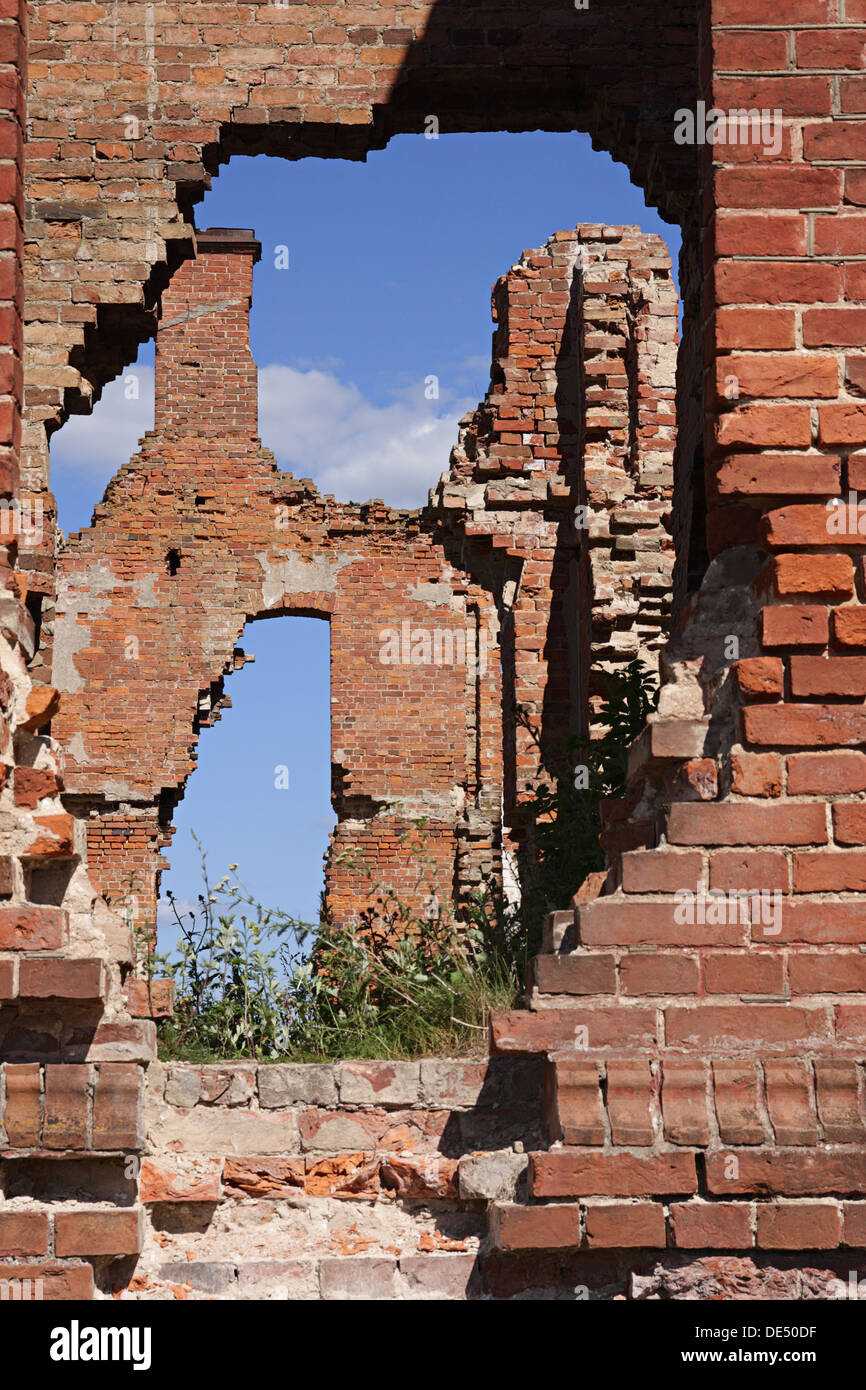 Verletzung in einer Mauer eines alten Gebäudes Stockfoto
