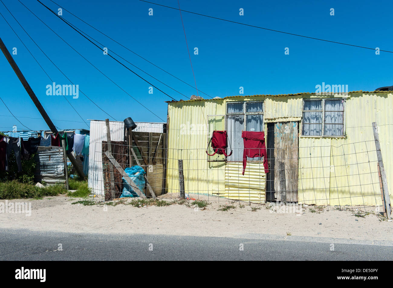 Wellblechhütten in Khayelitsha, einem teilweise informellen Township in Kapstadt, Südafrika Stockfoto
