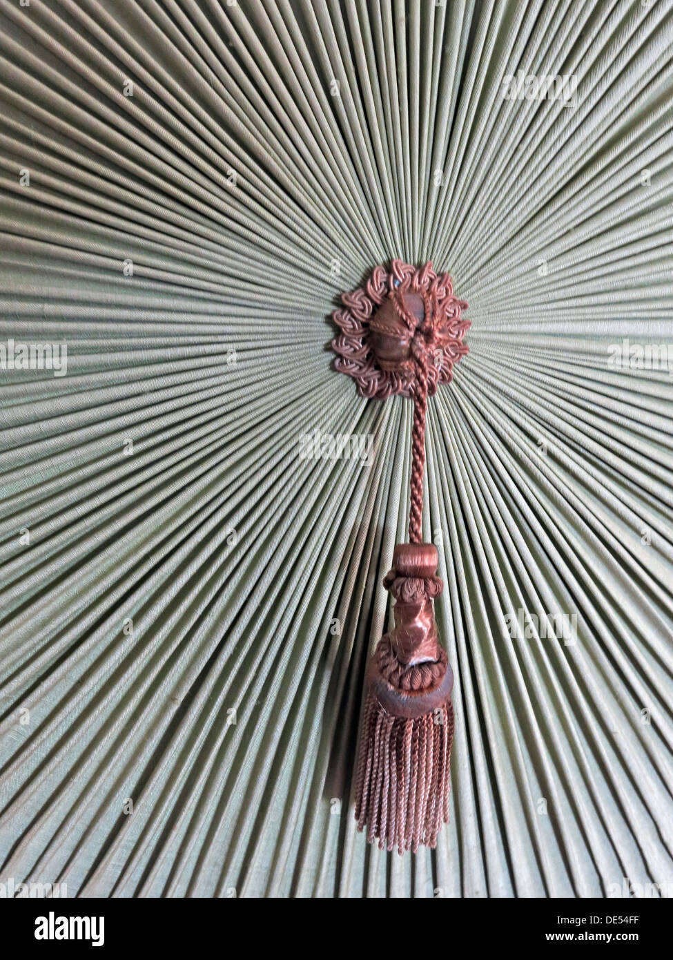 Antikes viktorianisches Design, Zugschnur und kunstvolles Stoffdesign Stockfoto