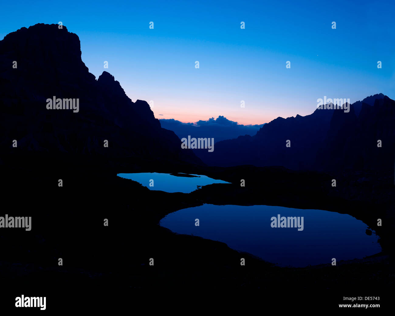 Boedenseen Seen bei Dämmerung, Dolomiti di Sesto Nationalpark, Sextener Dolomiten, Dolomiten, Provinz Bozen-Bozen, Italien, Europa Stockfoto