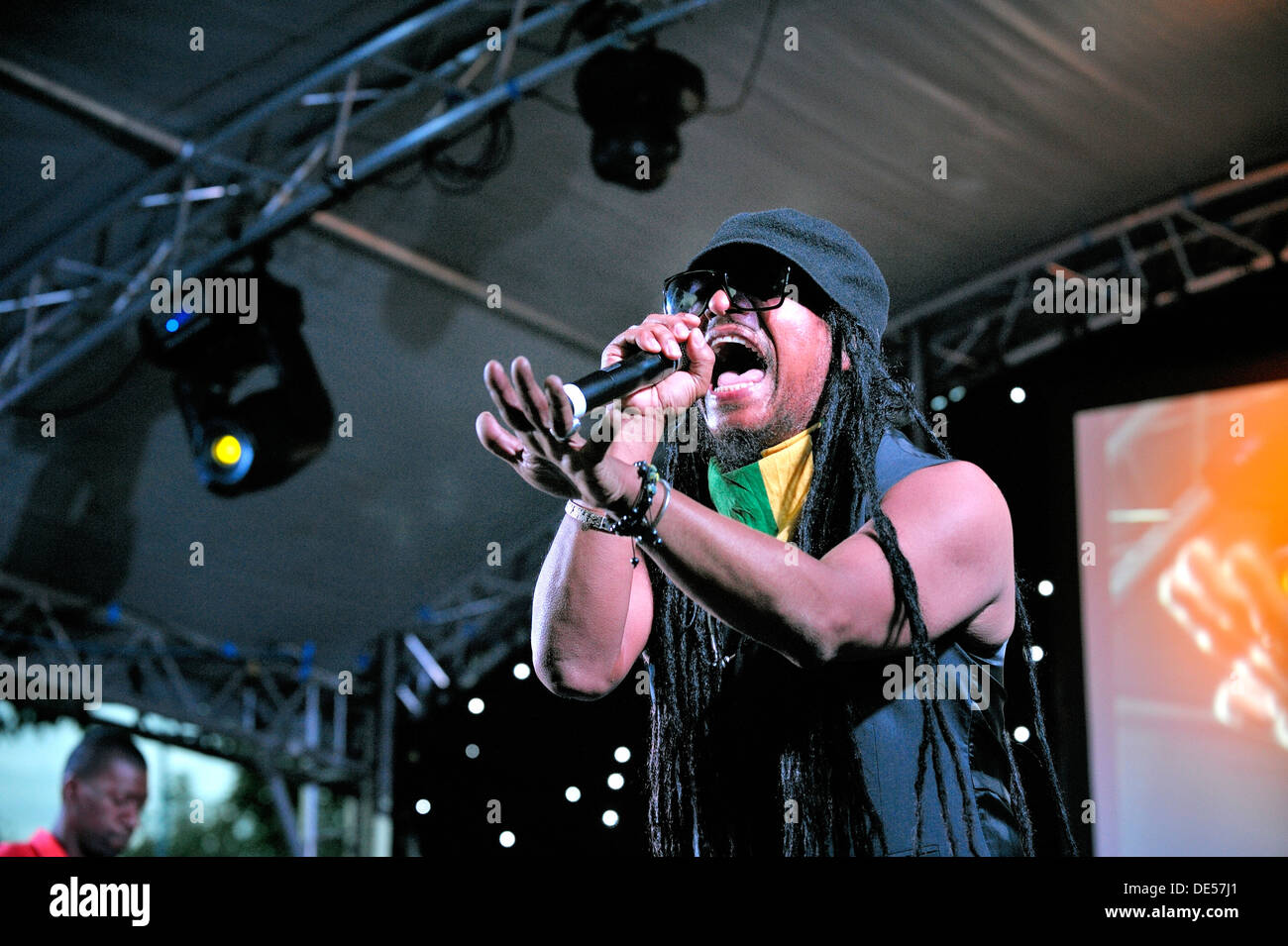 Jamaikanische britische Sängerin Maxi Priest auf der Bühne am The Flyover Show, Hockley Zirkus, Birmingham, England, 18. August 2012 Stockfoto