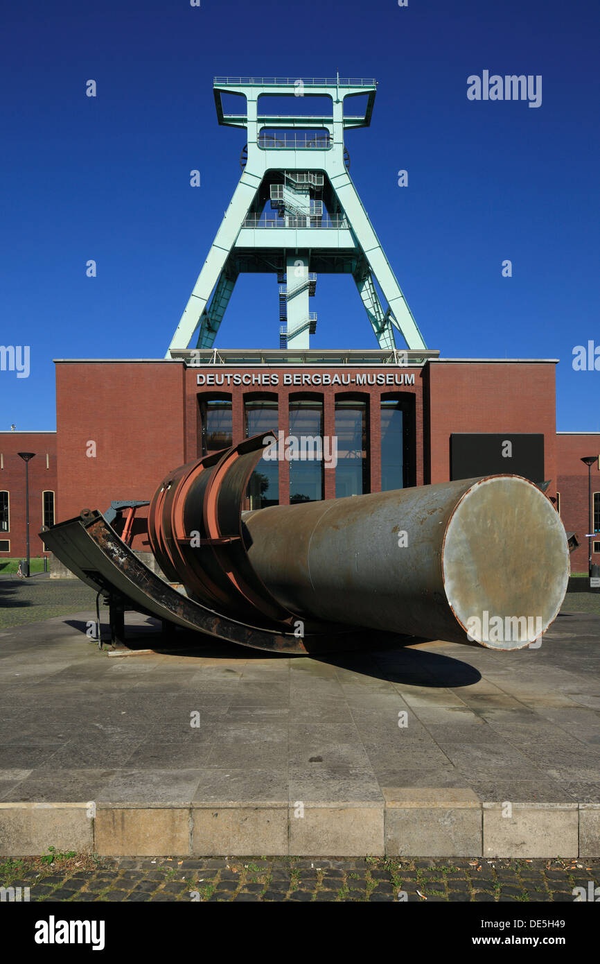 Route der Industriekultur, Deutsches Bergbau-Museum, Foerderturm der Mai  Zeche Germania in Dortmund-Marten, Bochum, Ruhrgebiet, Nordrhein-Westf  Stockfotografie - Alamy