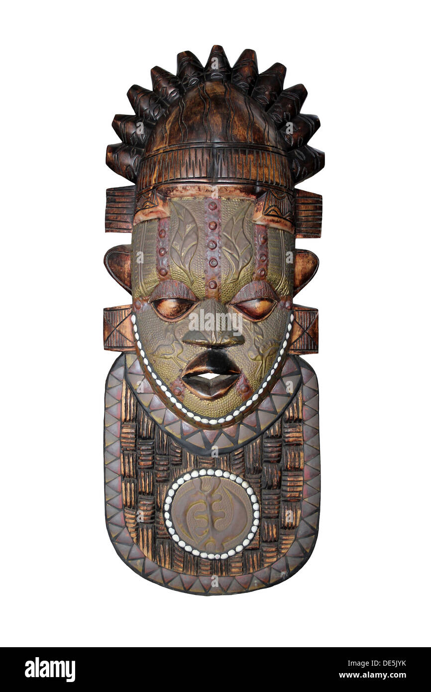Modernen westafrikanischen Holz, Metall und Kauri-Maske, einschließlich einer Darstellung der Senufo - Frieden-Vogel Stockfoto
