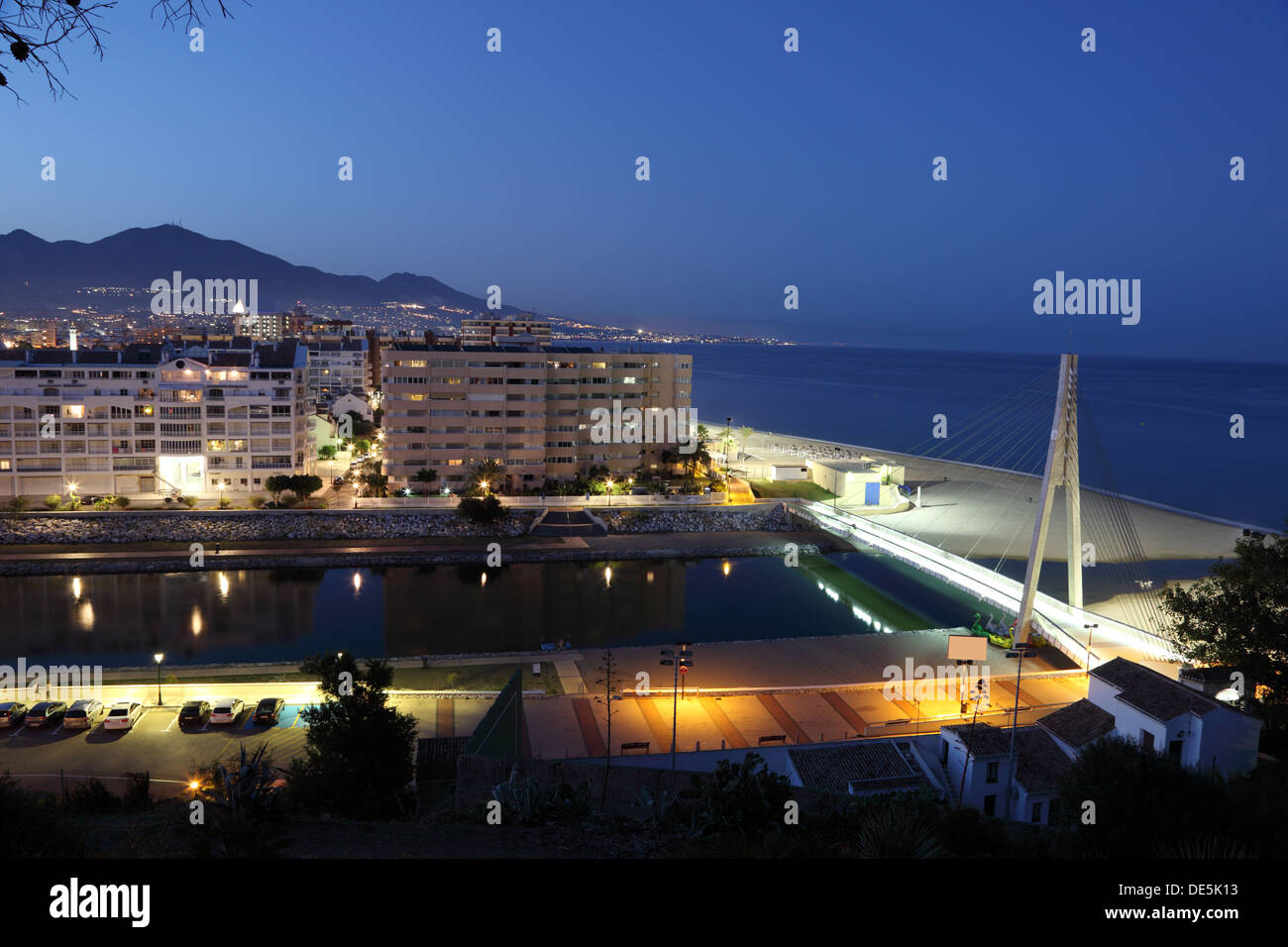 Fuengirola in der Abenddämmerung. Costa Del Sol, Andalusien, Spanien Stockfoto