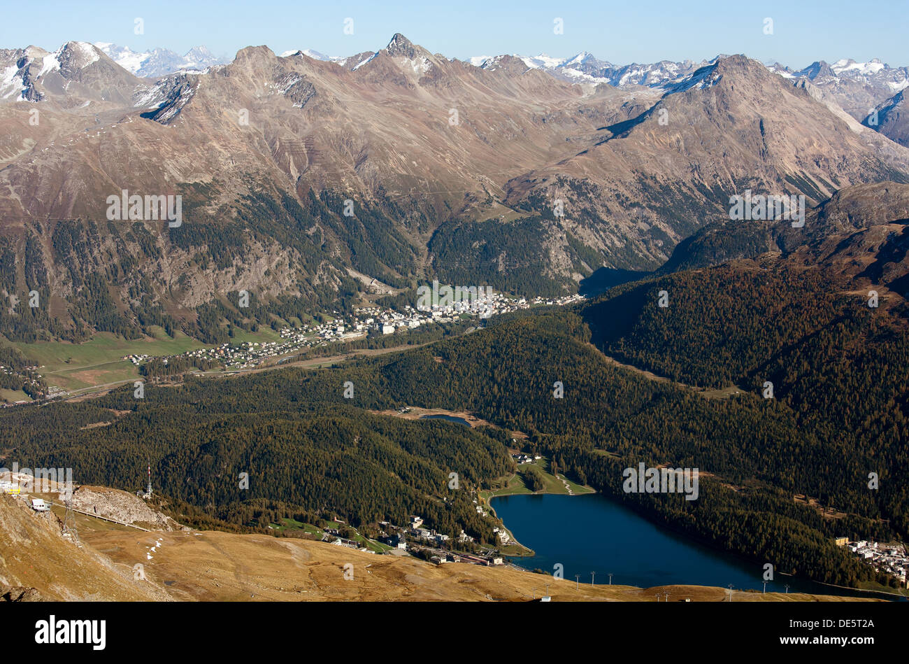 St. Moritz, Schweiz, Blick vom Gipfel des Piz Nair (3057m) in Richtung St. Moritz Stockfoto