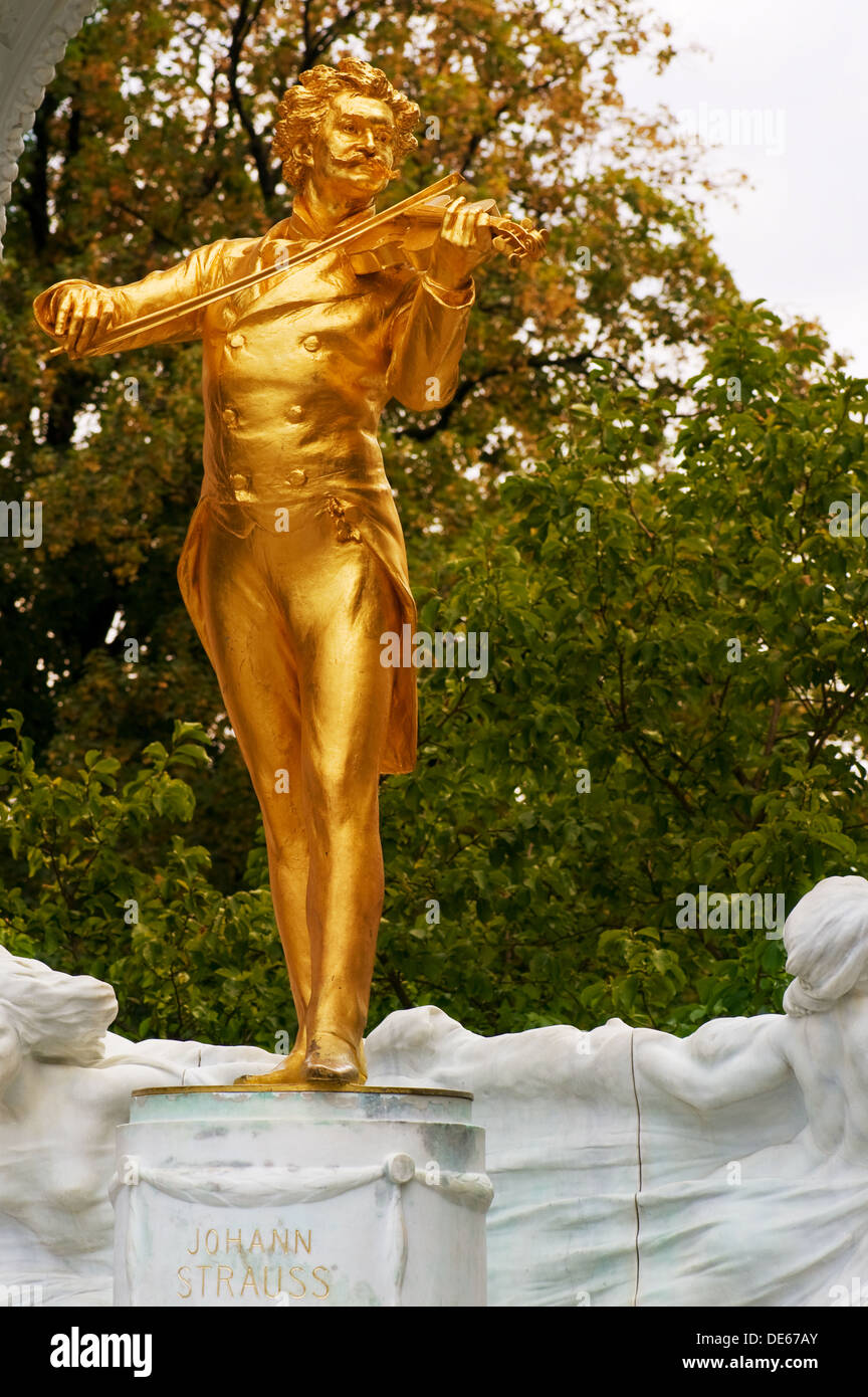 Johann Strauss goldene Statue im StadtPark Vienna Stockfoto