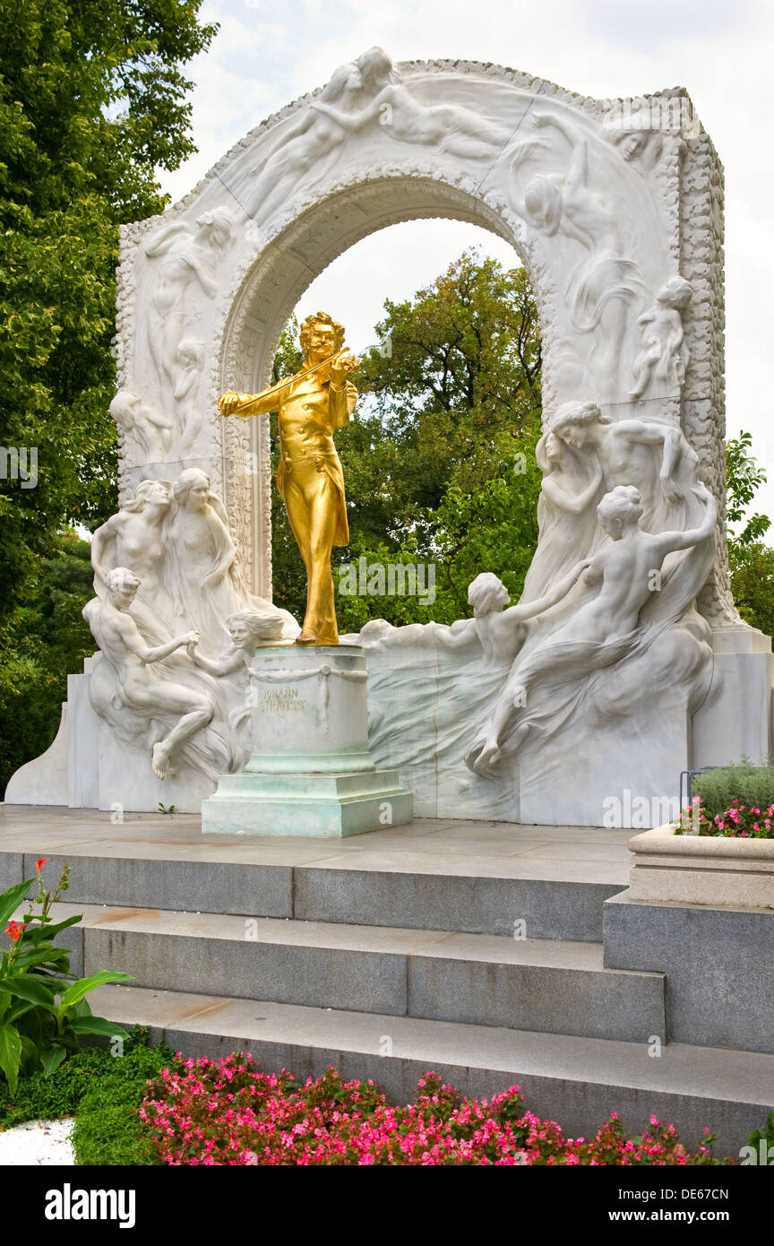 Johann Strauss goldene Statue im StadtPark Vienna Stockfoto